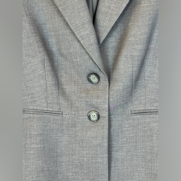 ✨Host Pick✨Kasper Gray Two Button Blazer- Sz 8 - Picture 5 of 7